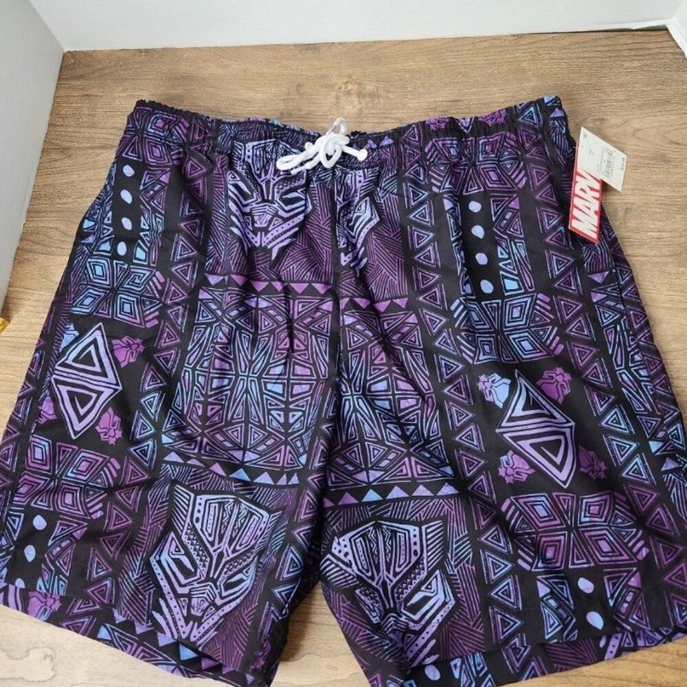Marvel Men's Swim Shorts size Medium NWT